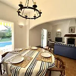 Vila Santo Antonio - By Hd *